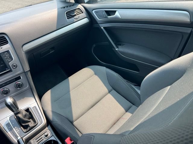 Used 2017 Volkswagen Golf S FWD image 15