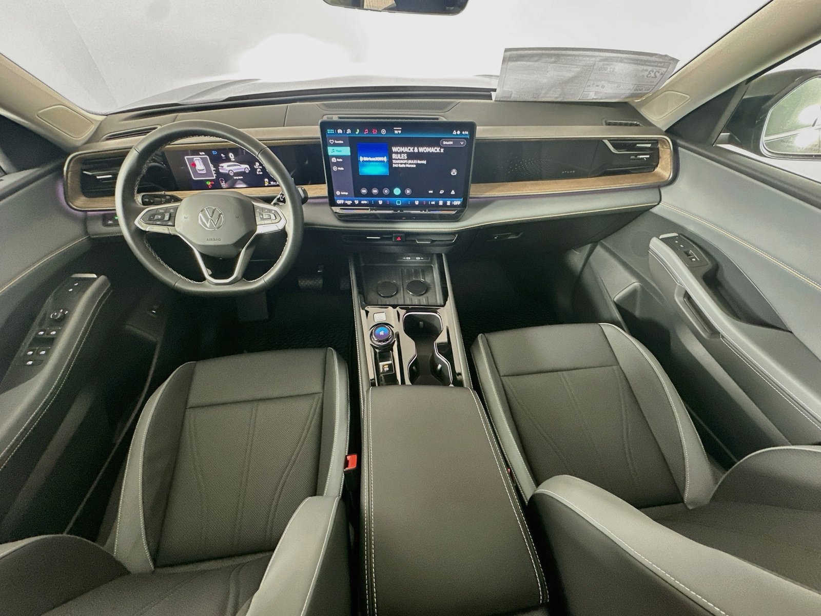 New 2027 Volkswagen Atlas SE AWD/4WD image 14