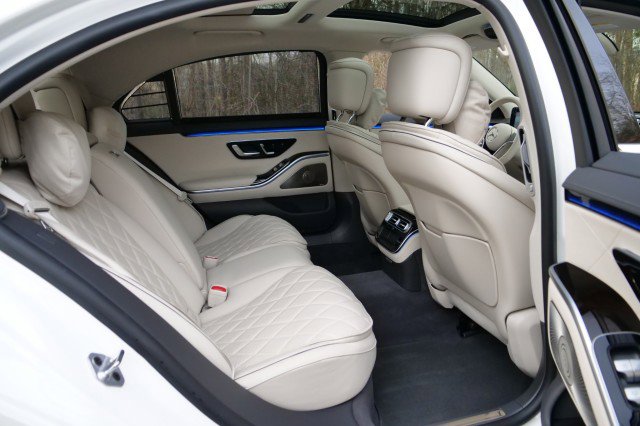 Used 2023 Mercedes-Benz S 580 4MATIC Sedan image 50