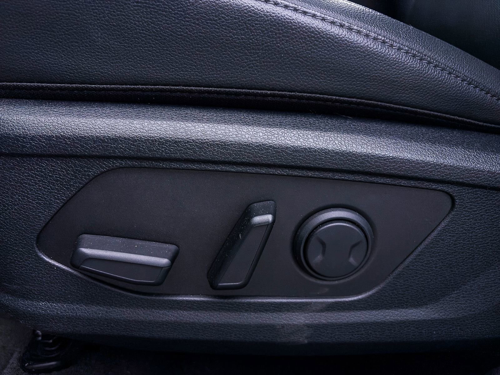 Used 2025 Kia Sportage EX w/ Premium Package image 20