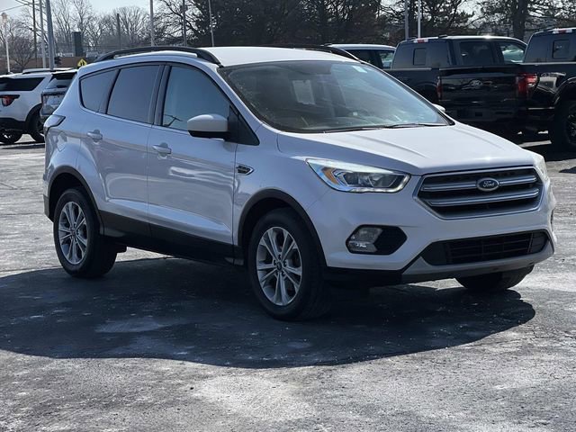 Used 2017 Ford Escape SE w/ Equipment Group 201A image 7