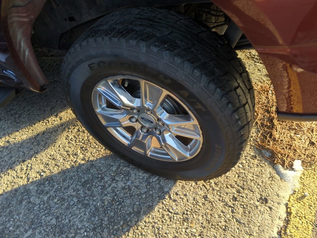 Used 2017 Ford F150 XLT w/ Equipment Group 302A Luxury image 5