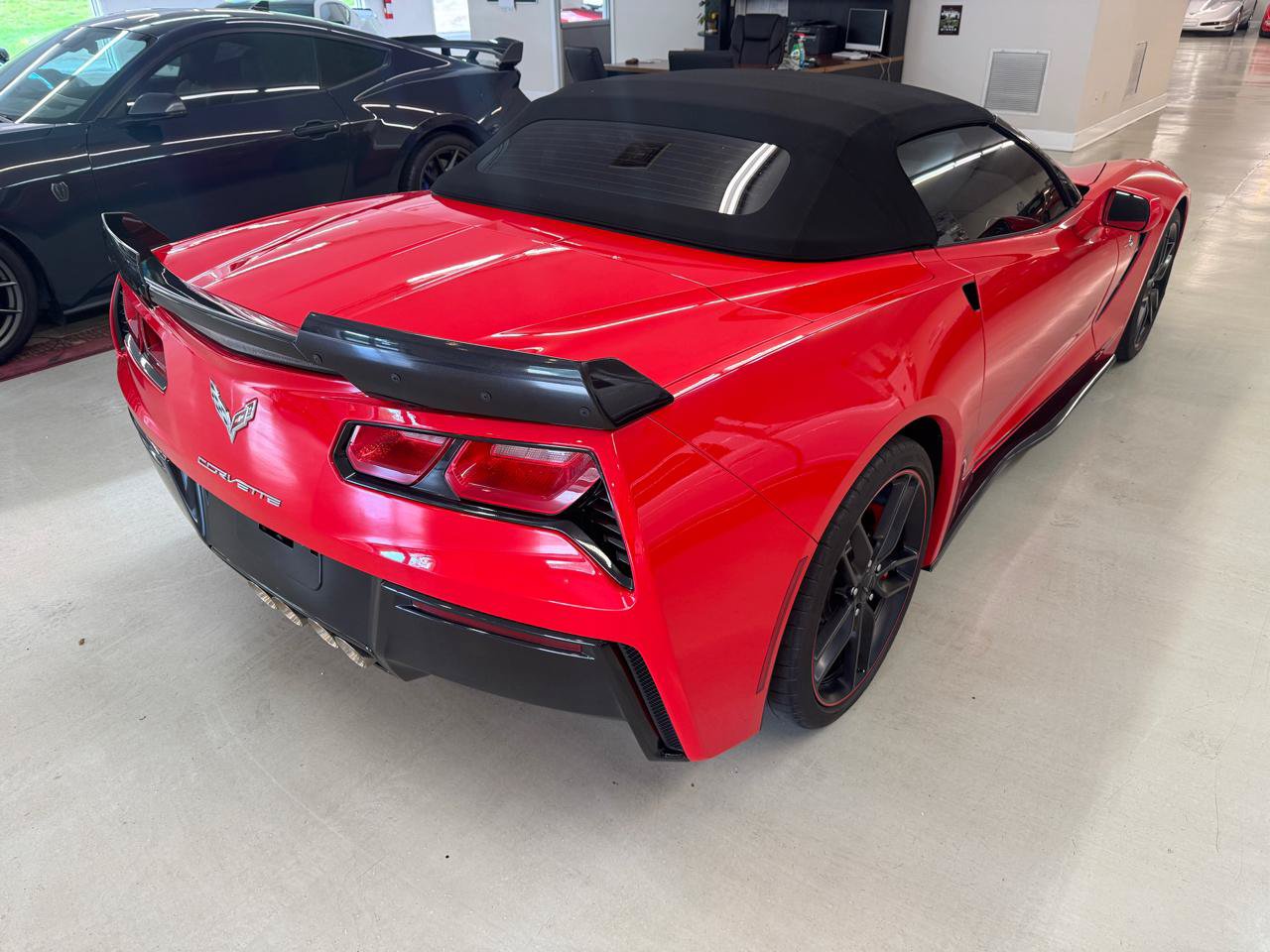 Used 2019 Chevrolet Corvette Convertible w/ 2LT w/ 2LT Preferred Equipment Group RWD image 5