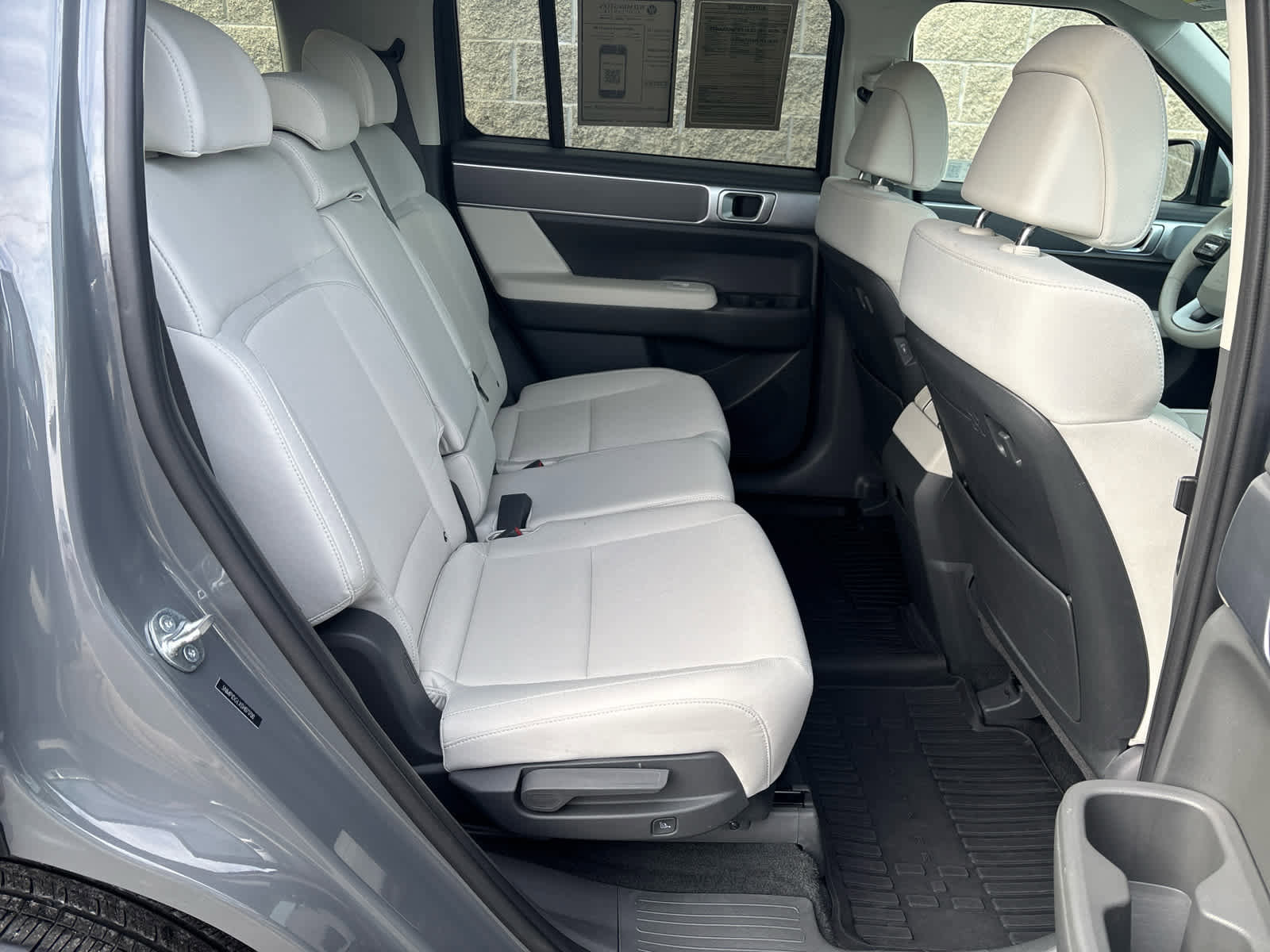 Used 2025 Hyundai Santa Fe SE image 24