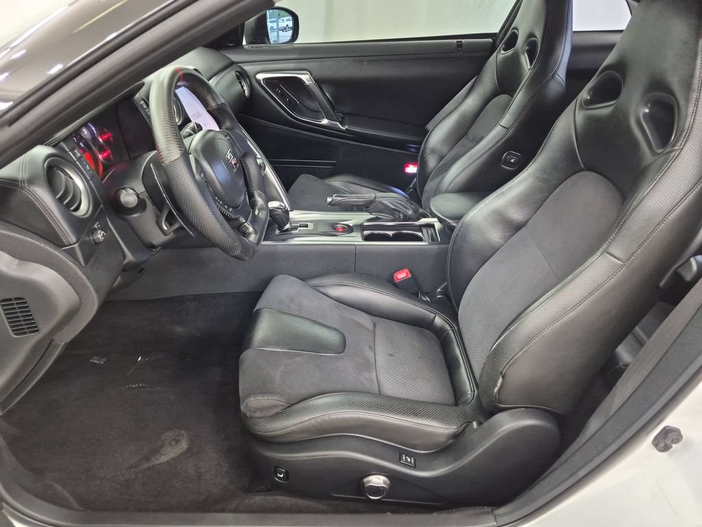 Used 2009 Nissan GT-R Premium AWD/4WD image 14