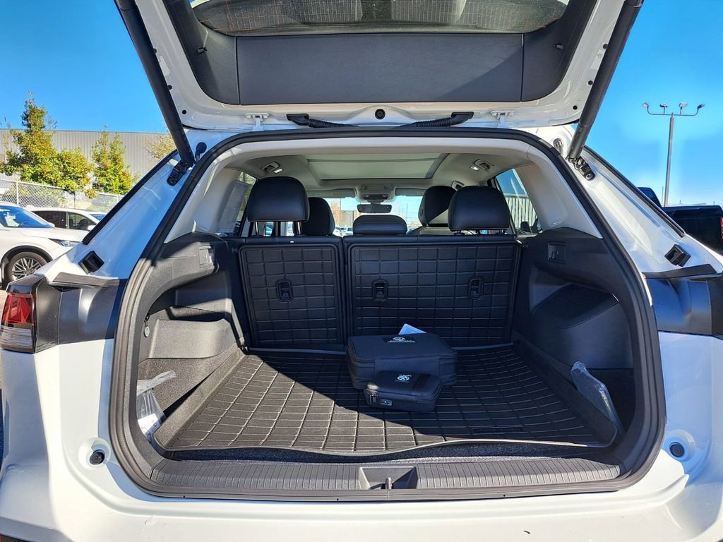 New 2026 Volkswagen Tiguan SE image 26