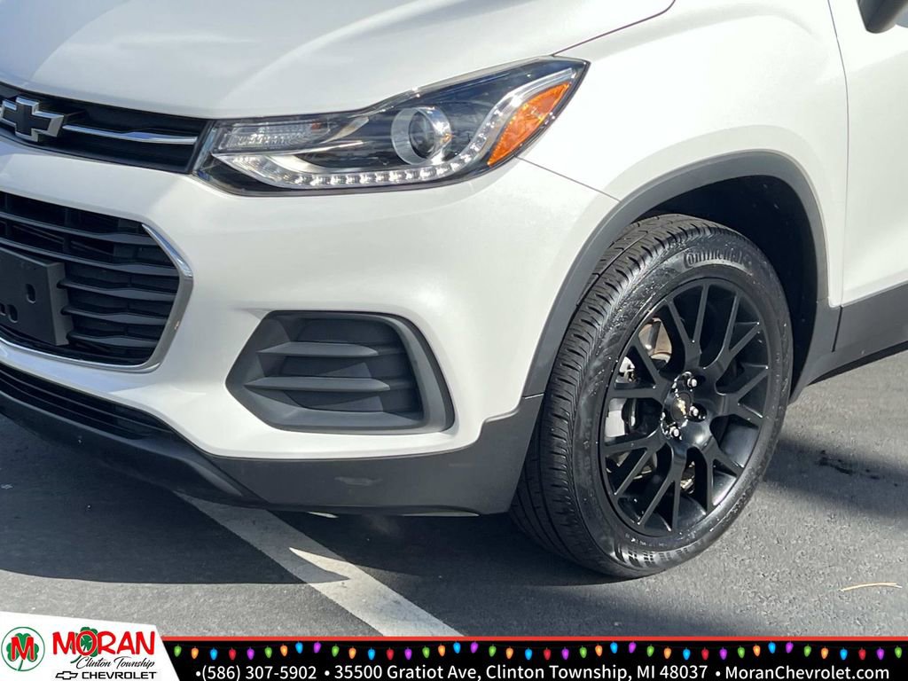 Certified 2022 Chevrolet Trax LT w/ Driver Confidence Package image 9