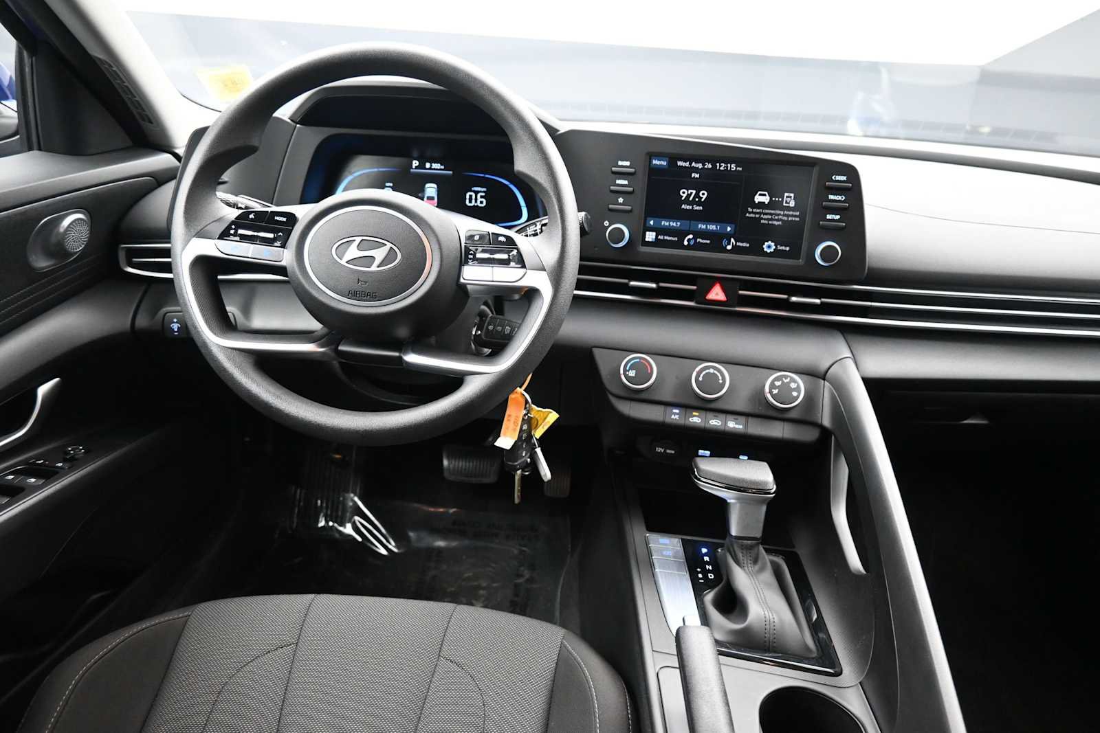 Certified 2025 Hyundai Elantra SE FWD image 18