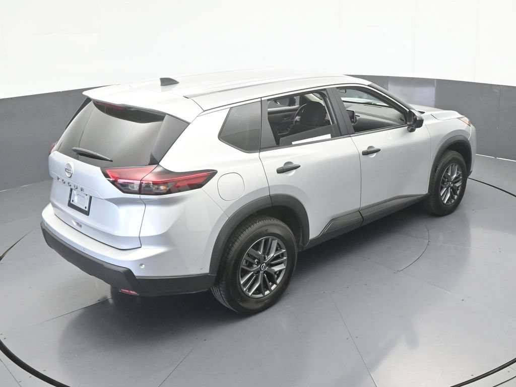 Used 2024 Nissan Rogue S FWD image 46