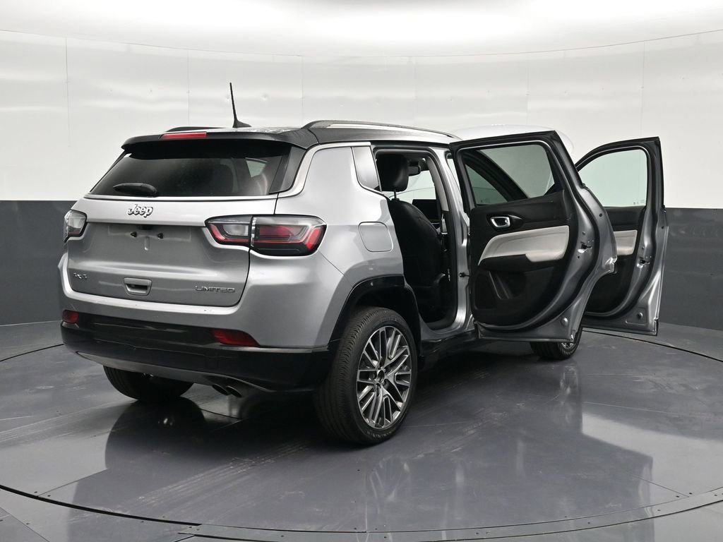 Used 2022 Jeep Compass Limited w/ Elite Group image 15