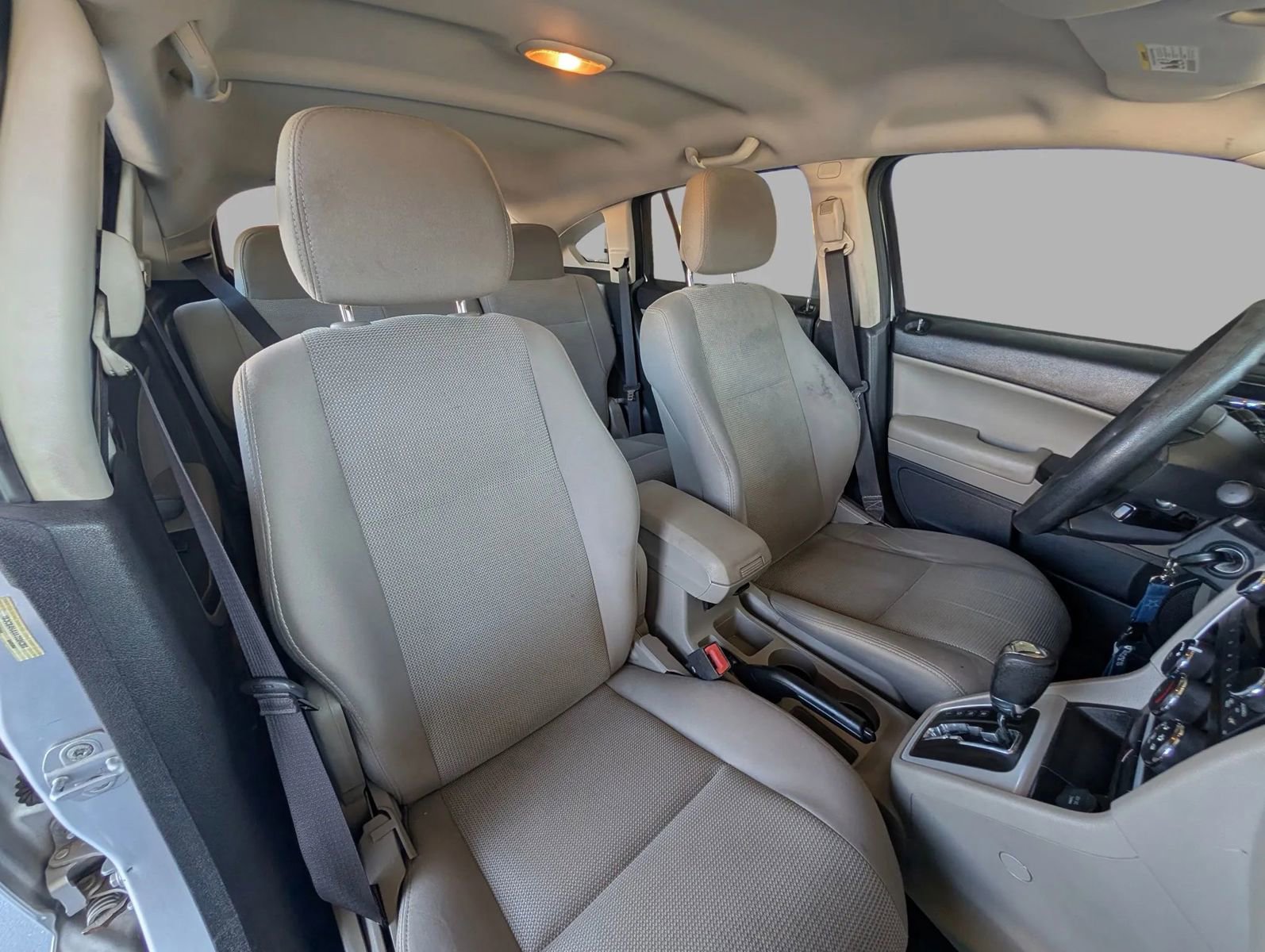 Used 2010 Dodge Caliber SXT FWD image 31