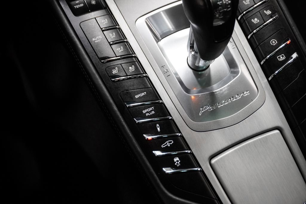 Used 2014 Porsche Panamera Turbo image 25