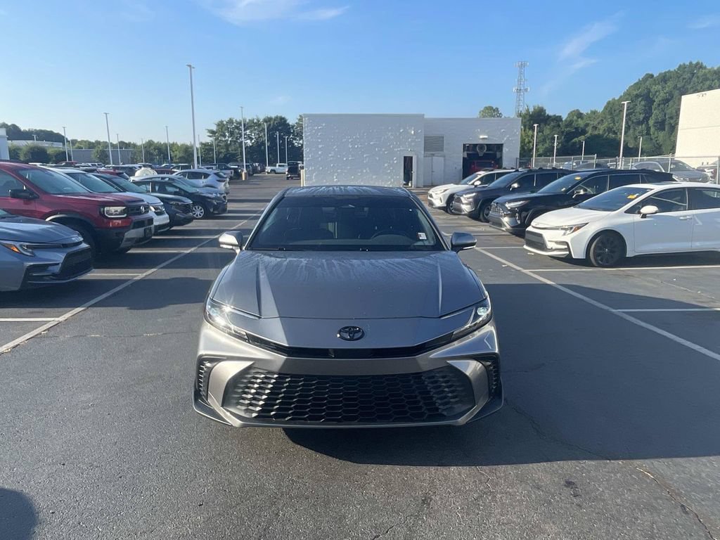 Used 2025 Toyota Camry SE FWD image 3