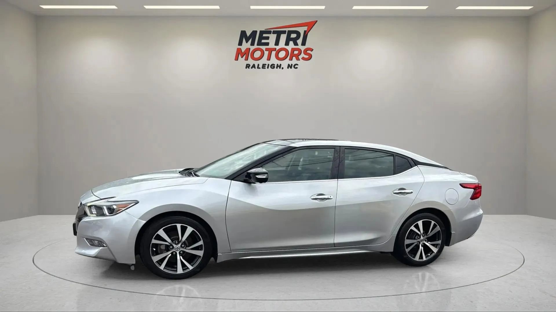 Used 2017 Nissan Maxima Platinum image 8