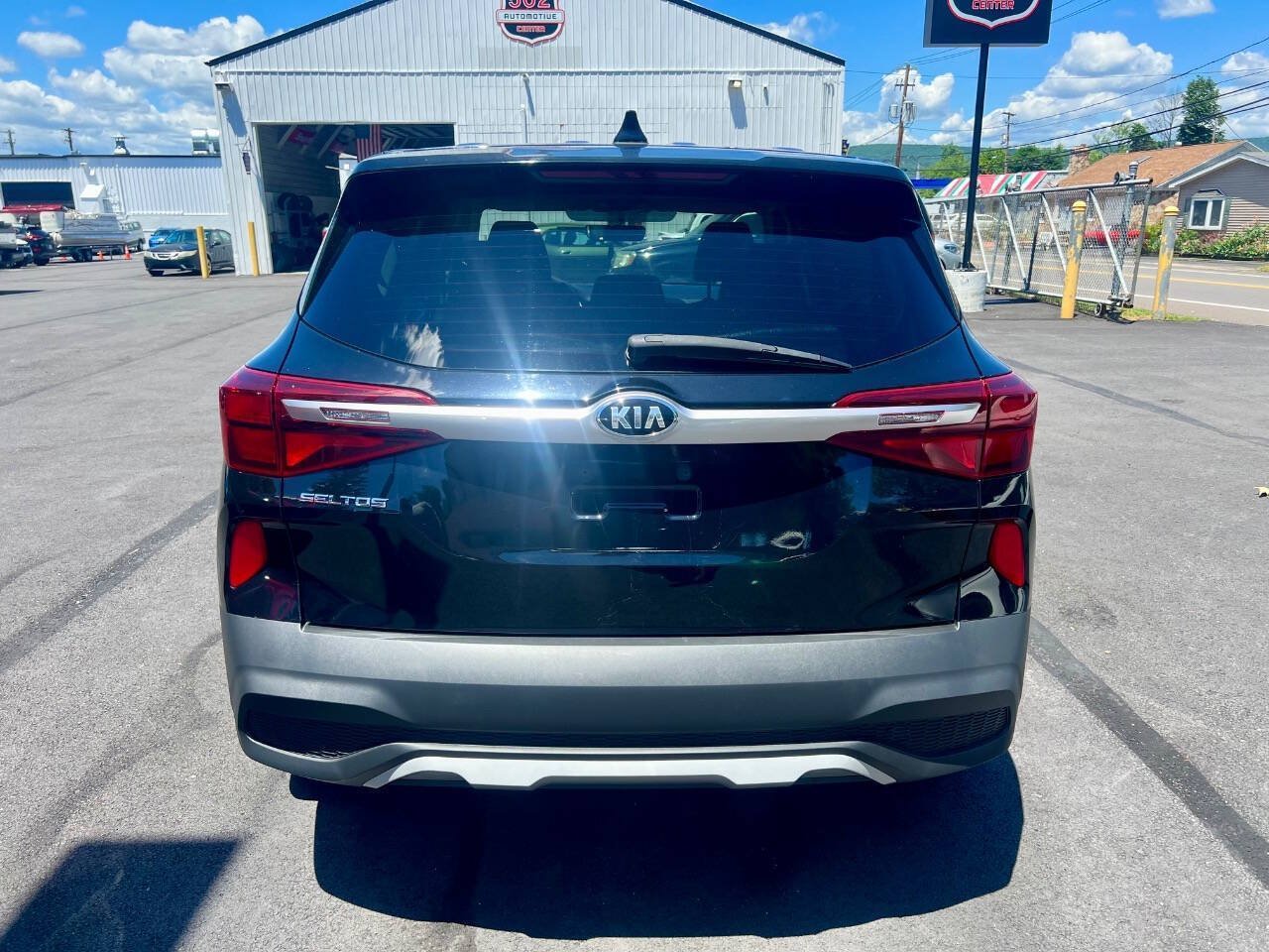 Used 2021 Kia Seltos LX AWD/4WD image 4