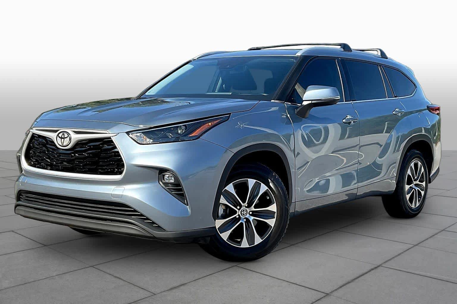 Used 2022 Toyota Highlander XLE