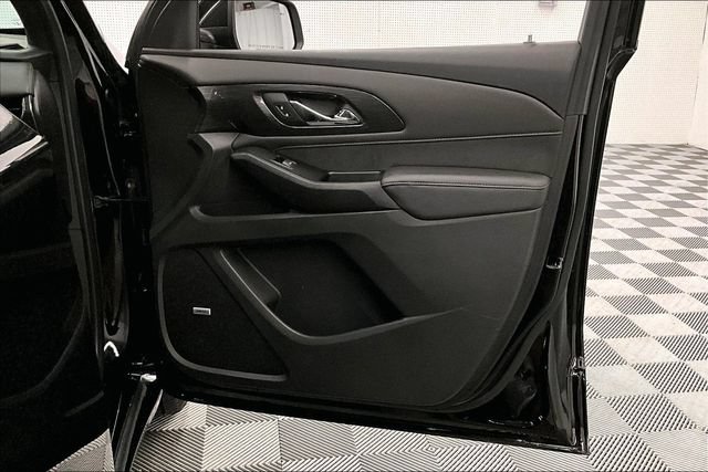 Used 2023 Chevrolet Traverse High Country FWD image 22
