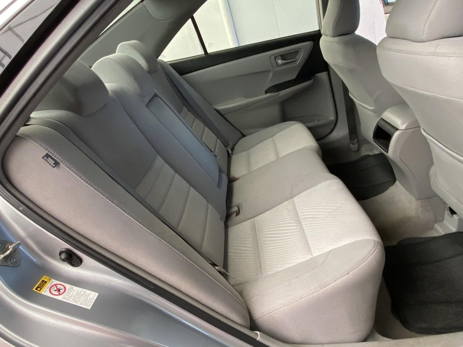 Used 2015 Toyota Camry LE FWD image 12