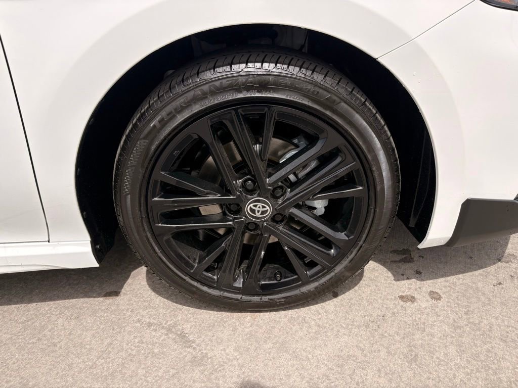 Used 2026 Toyota Camry SE FWD image 29