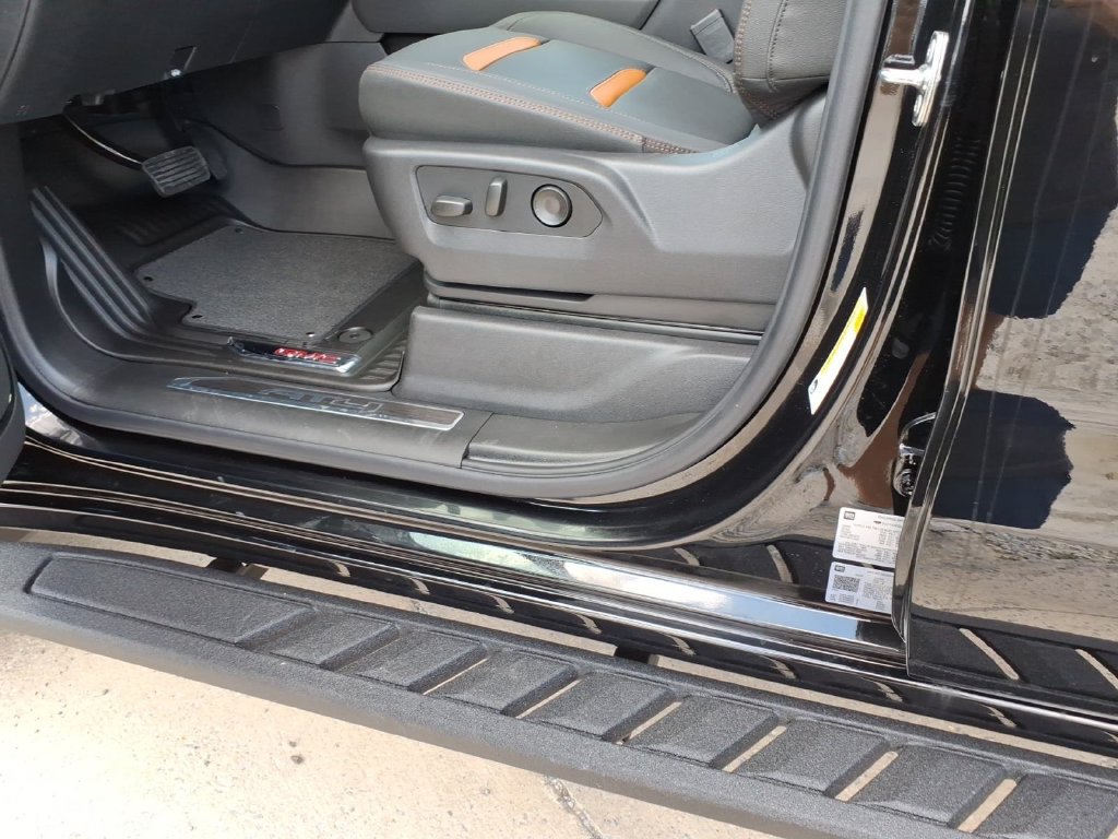 New 2026 GMC Sierra 1500 AT4 w/ AT4 Premium Package AWD/4WD image 13