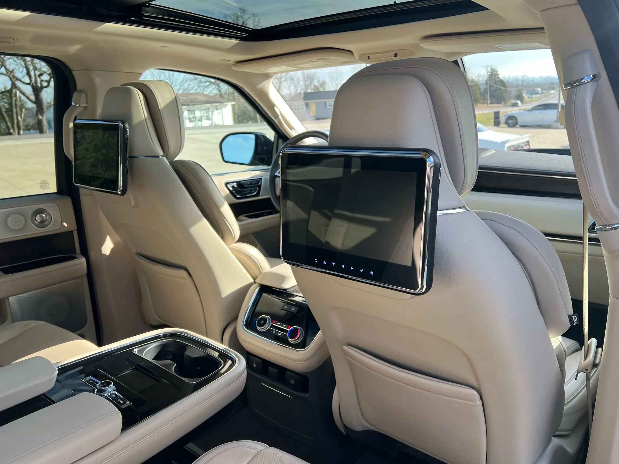 Used 2019 Lincoln Navigator L Reserve w/ Cargo Package image 47