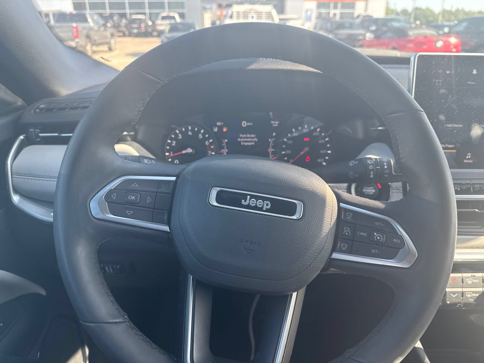 Used 2025 Jeep Compass Limited AWD/4WD image 12