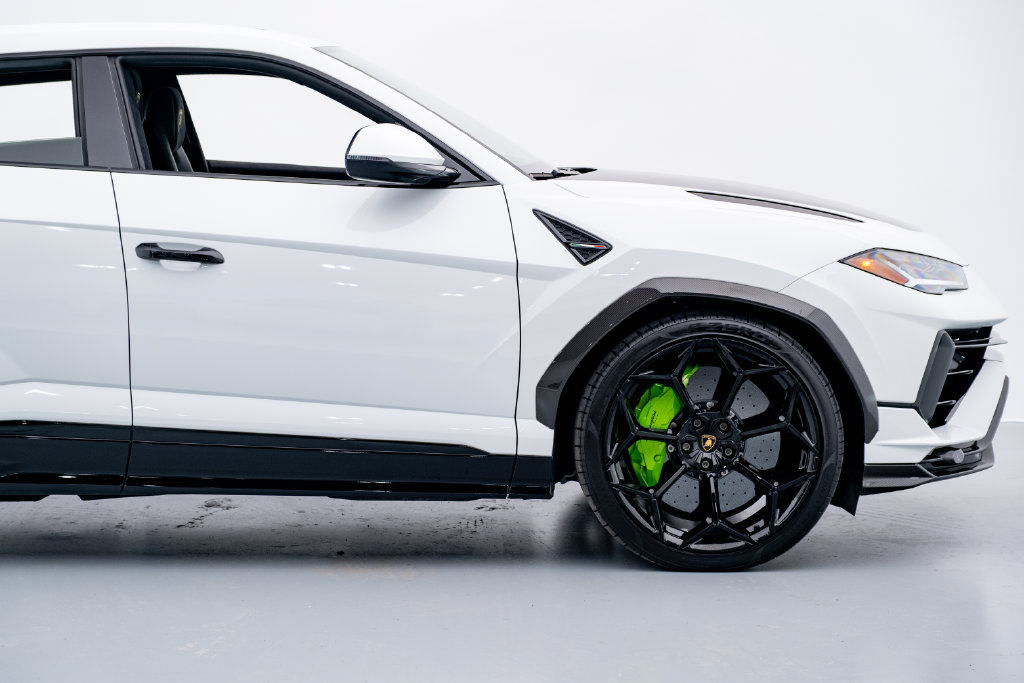 Used 2024 Lamborghini Urus Performante AWD/4WD image 28