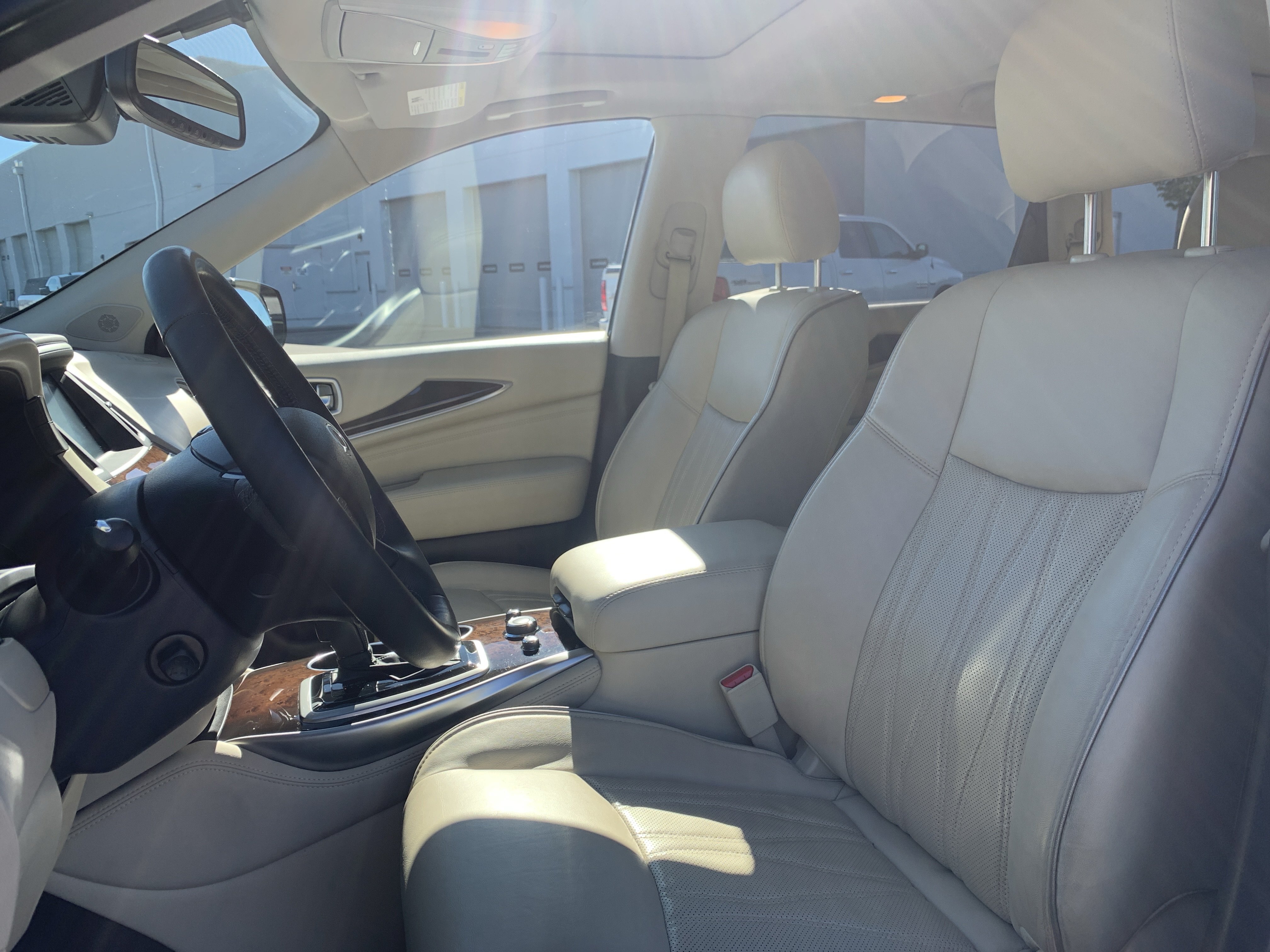 Used 2020 INFINITI QX60 Luxe w/ Sensory Package AWD/4WD image 16