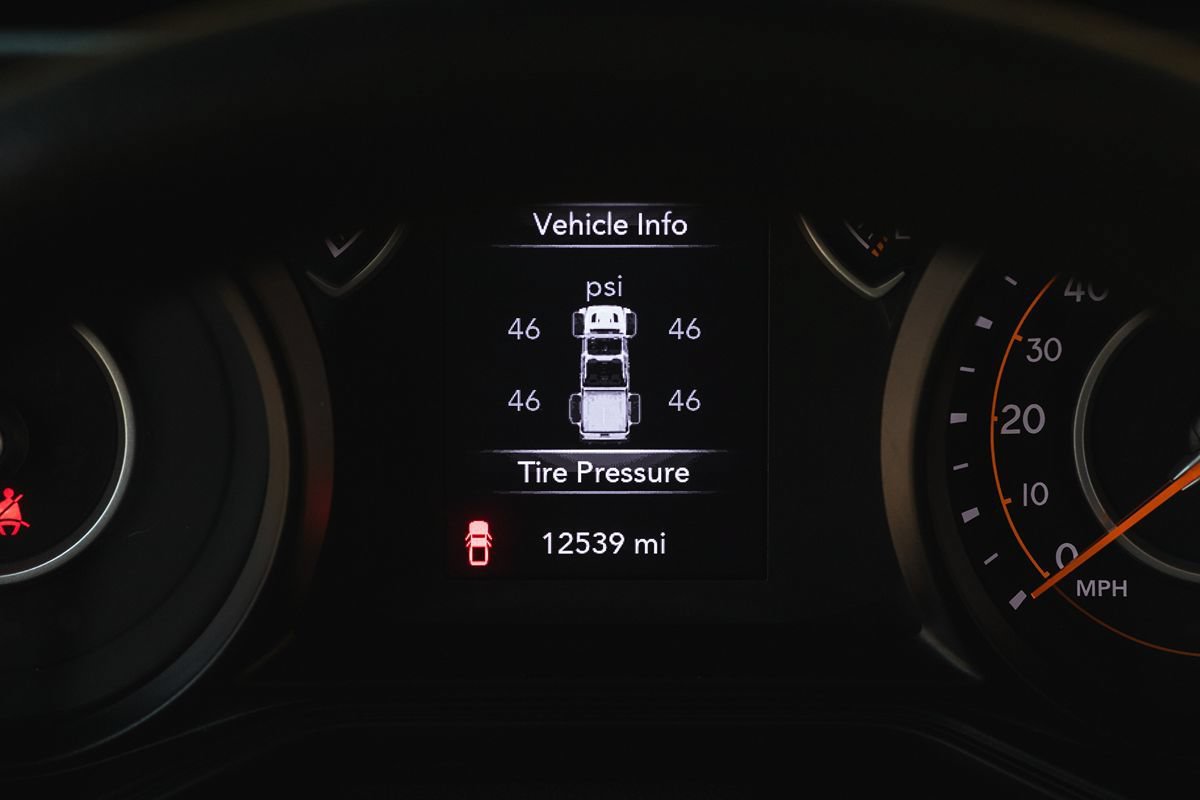 Used 2024 Jeep Gladiator Sport AWD/4WD image 30