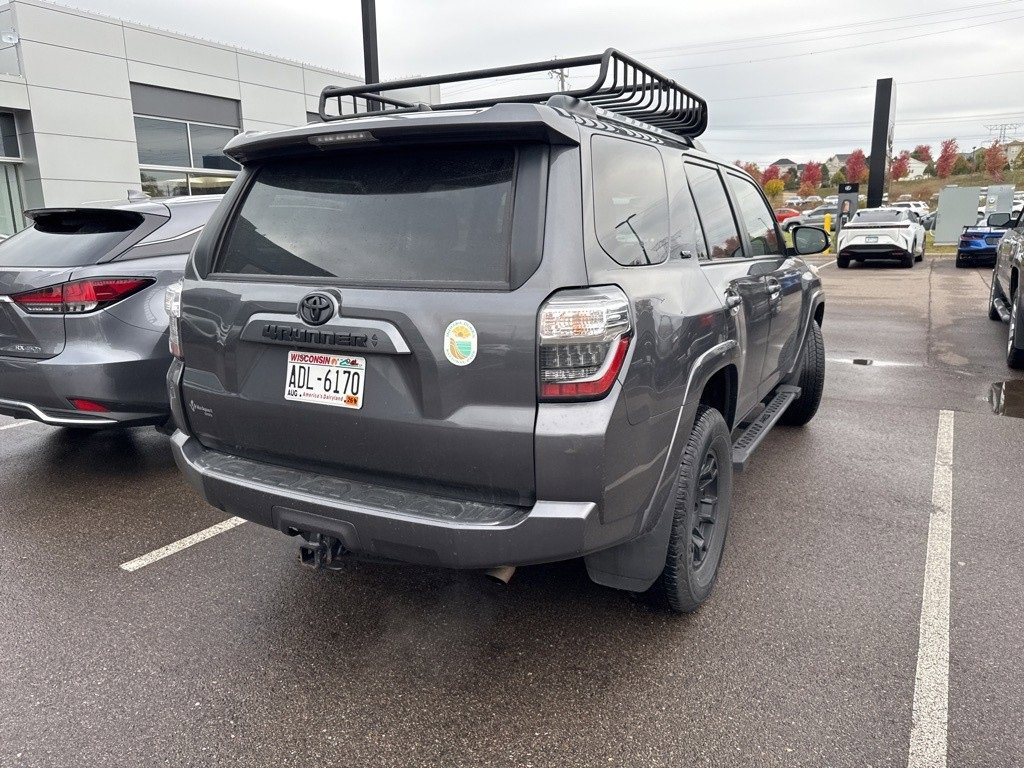 Used 2022 Toyota 4Runner SR5 Premium image 10