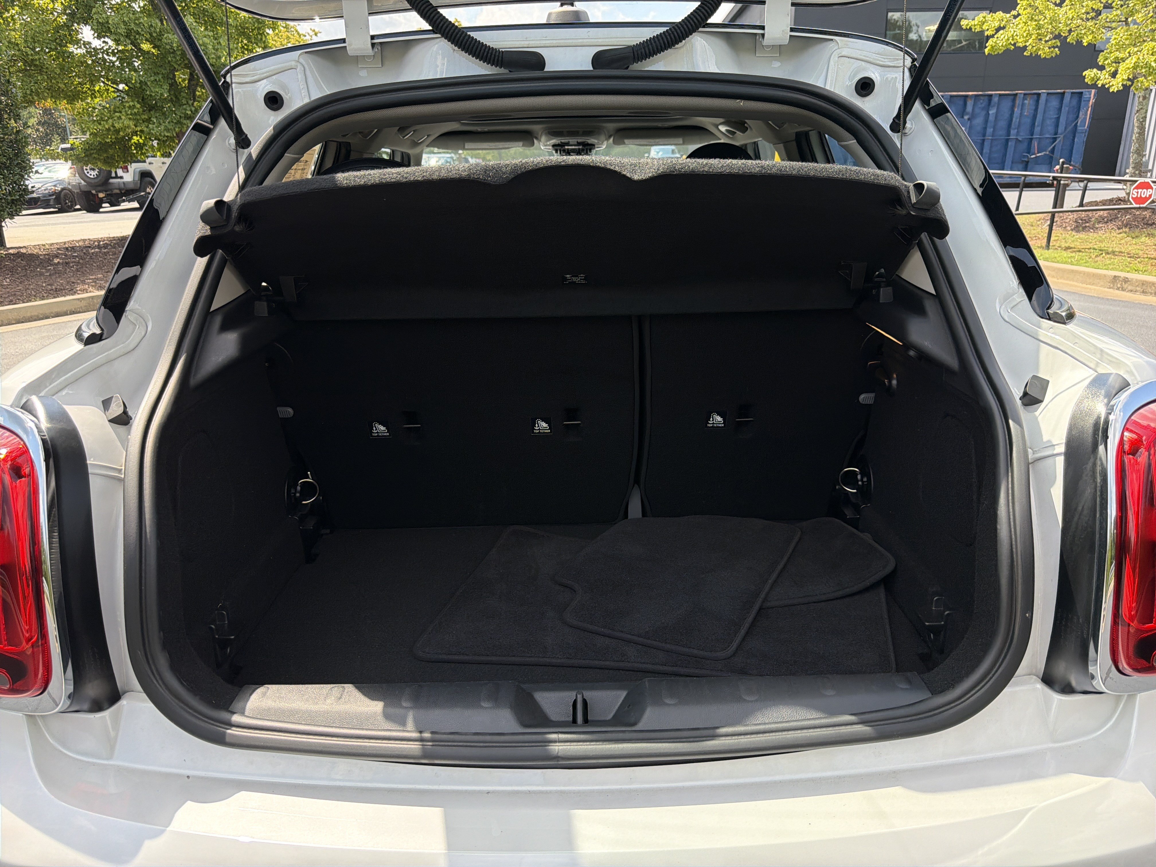 Used 2024 MINI Cooper 4-Door Hardtop FWD image 39