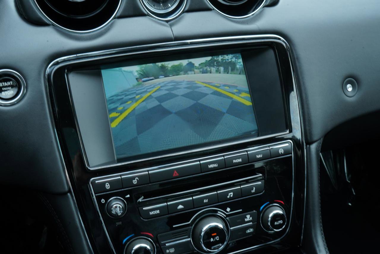 Used 2015 Jaguar XJ L Portfolio AWD/4WD image 39