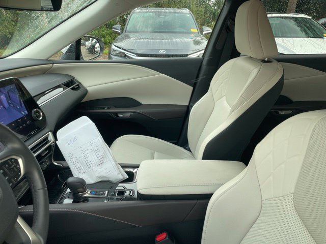 Used 2024 Lexus RX 350 FWD w/ Technology Package image 9