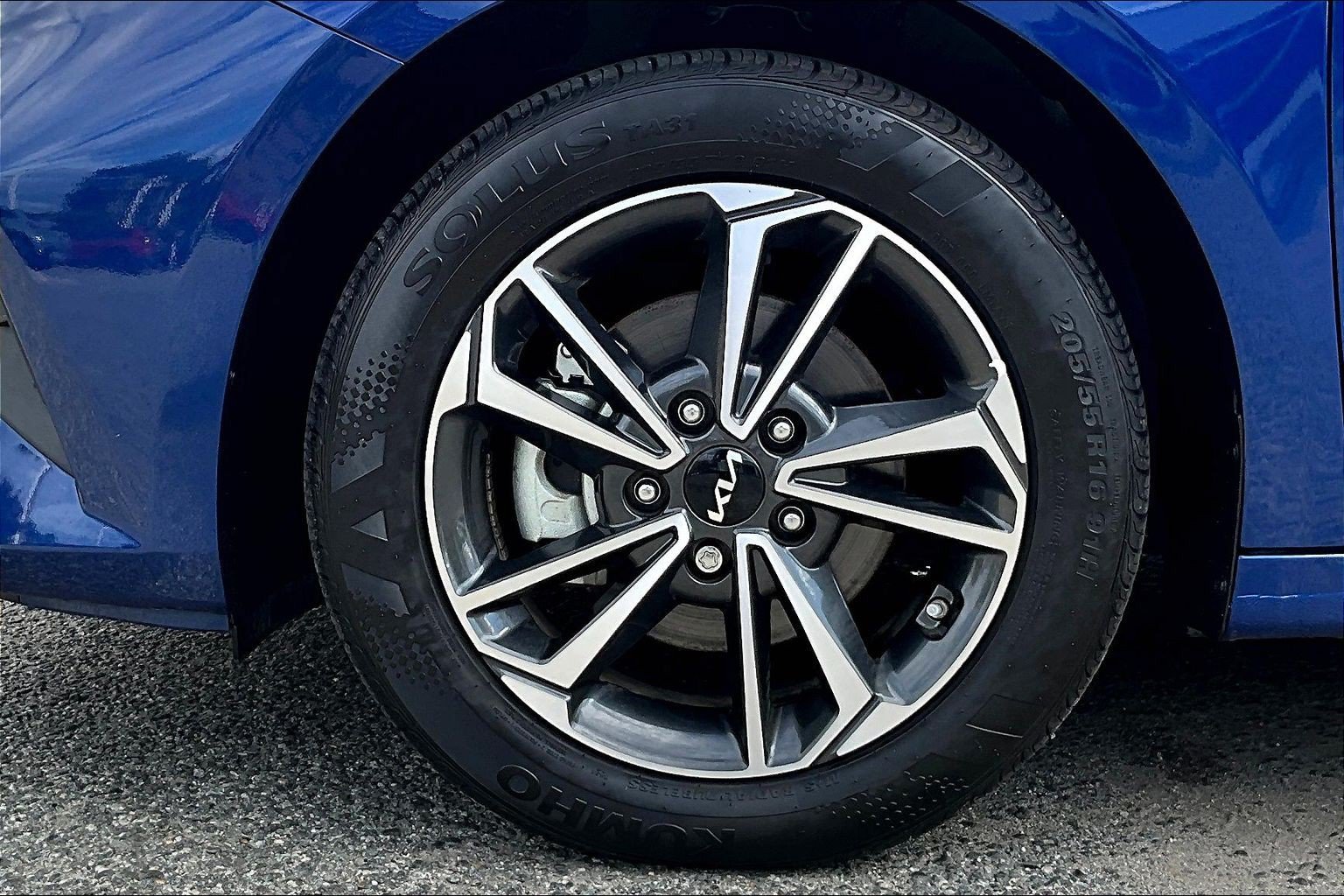 Used 2023 Kia Forte LXS w/ LXS Technology Package FWD image 8