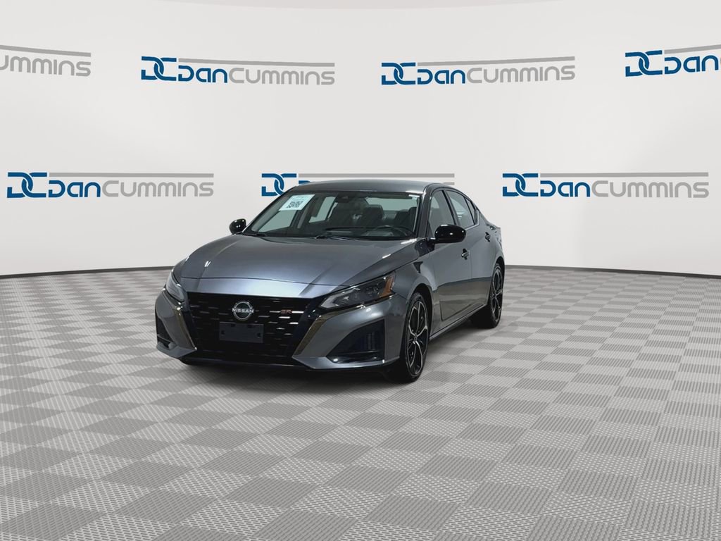 Used 2023 Nissan Altima 2.5 SR image 3