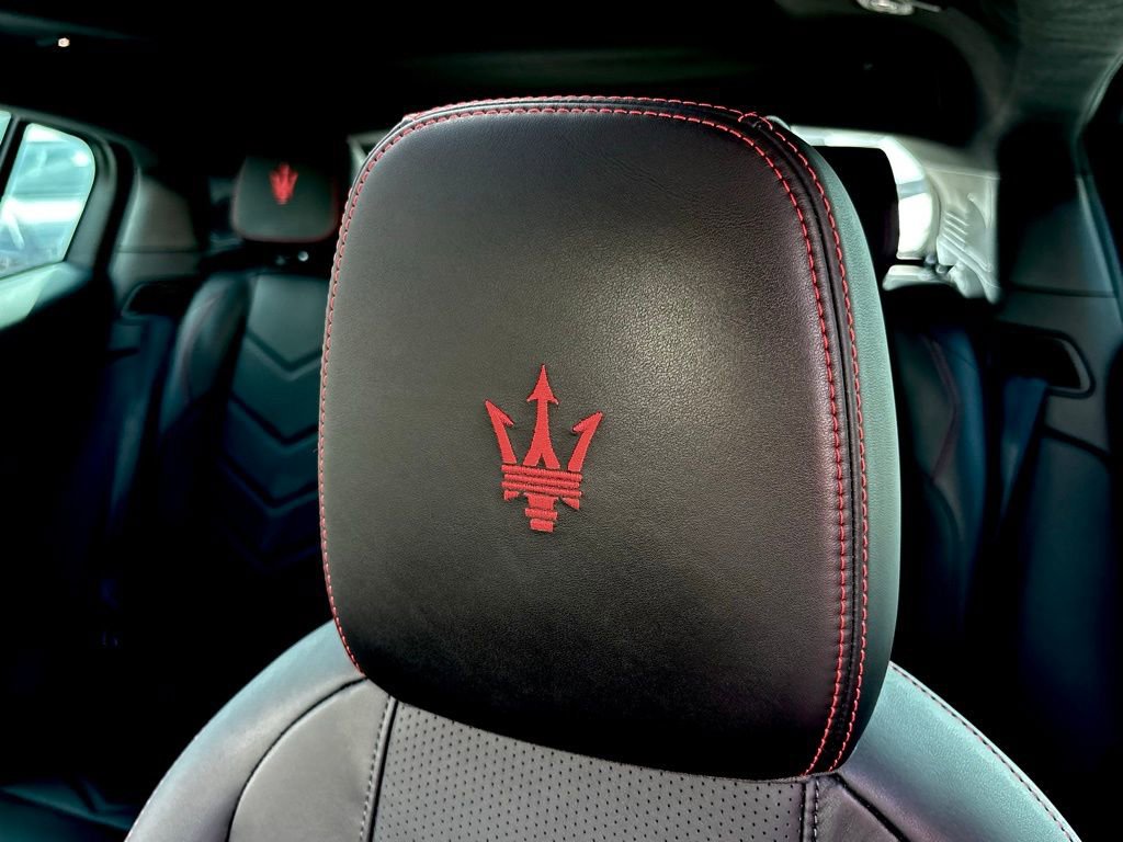 Used 2024 Maserati Grecale Trofeo image 13