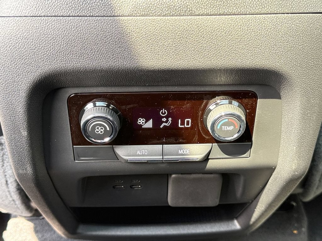 New 2026 Chevrolet Traverse LT w/ Sun and Wheel Package AWD/4WD image 26