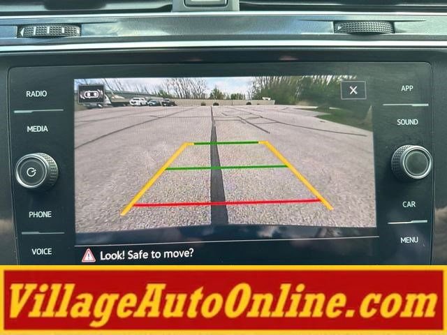 Used 2022 Volkswagen Tiguan SE w/ Panoramic Sunroof Package AWD/4WD image 26