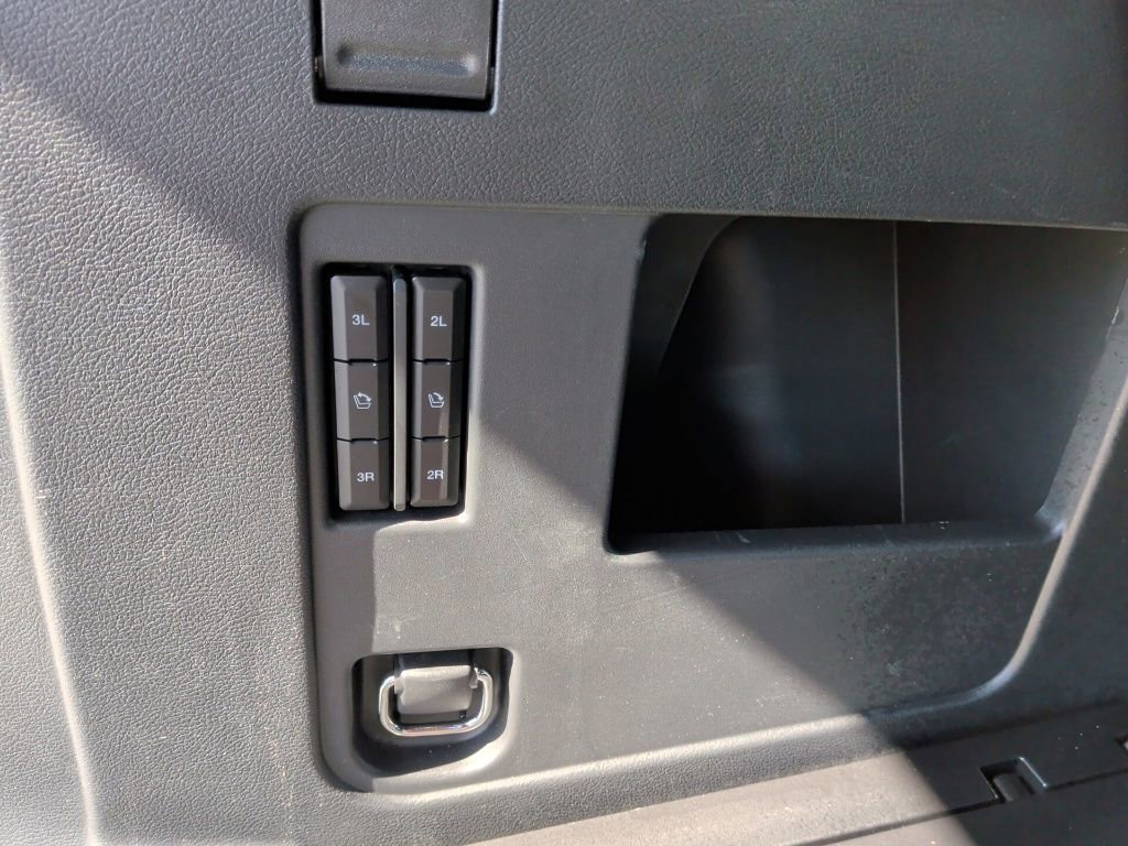 Used 2024 Ford Expedition Platinum image 47