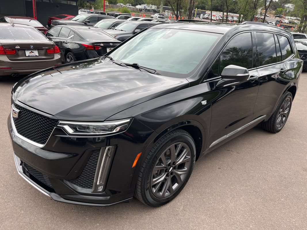 Used 2020 Cadillac XT6 Sport w/ Platinum Package AWD/4WD image 3