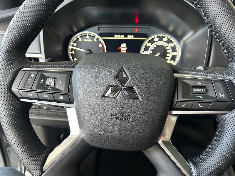 New 2026 Mitsubishi Outlander LE FWD image 24