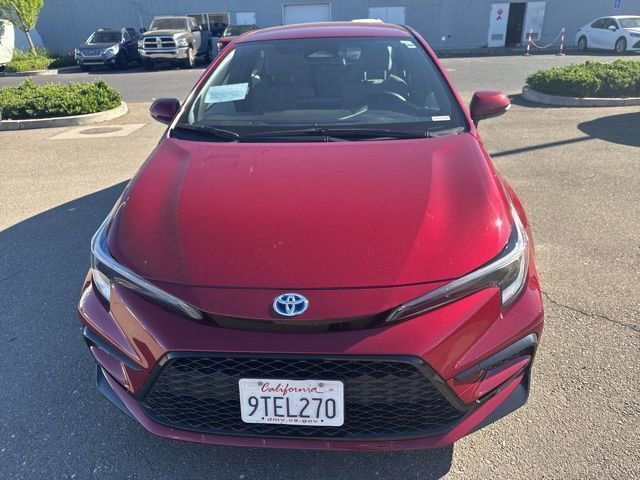 Used 2025 Toyota Corolla SE w/ Convenience Package image 3