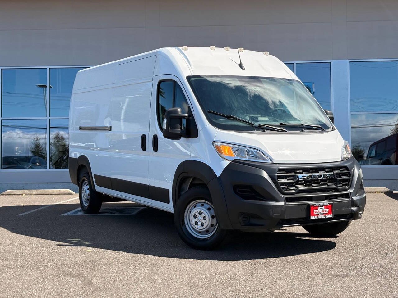 Used 2023 RAM ProMaster 2500 FWD image 2