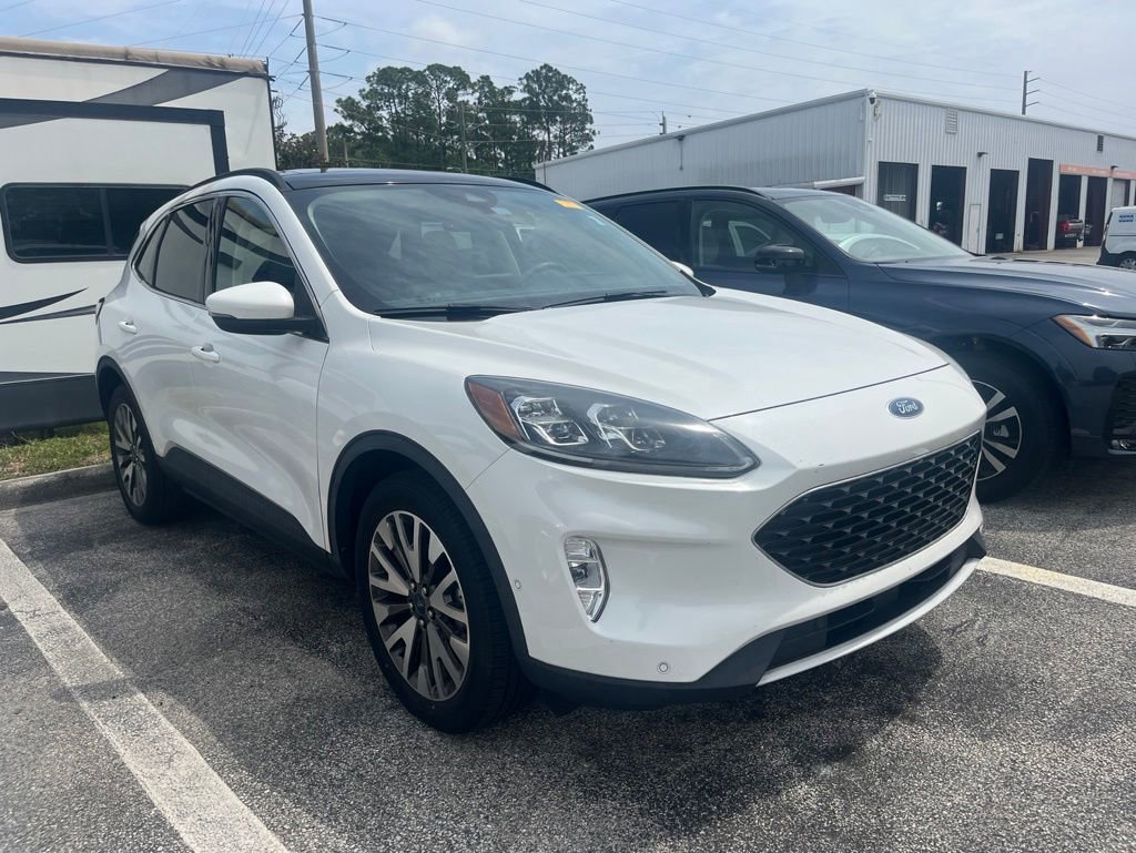 Used 2020 Ford Escape Titanium w/ Titanium Premium Package 2.0 AWD/4WD image 2