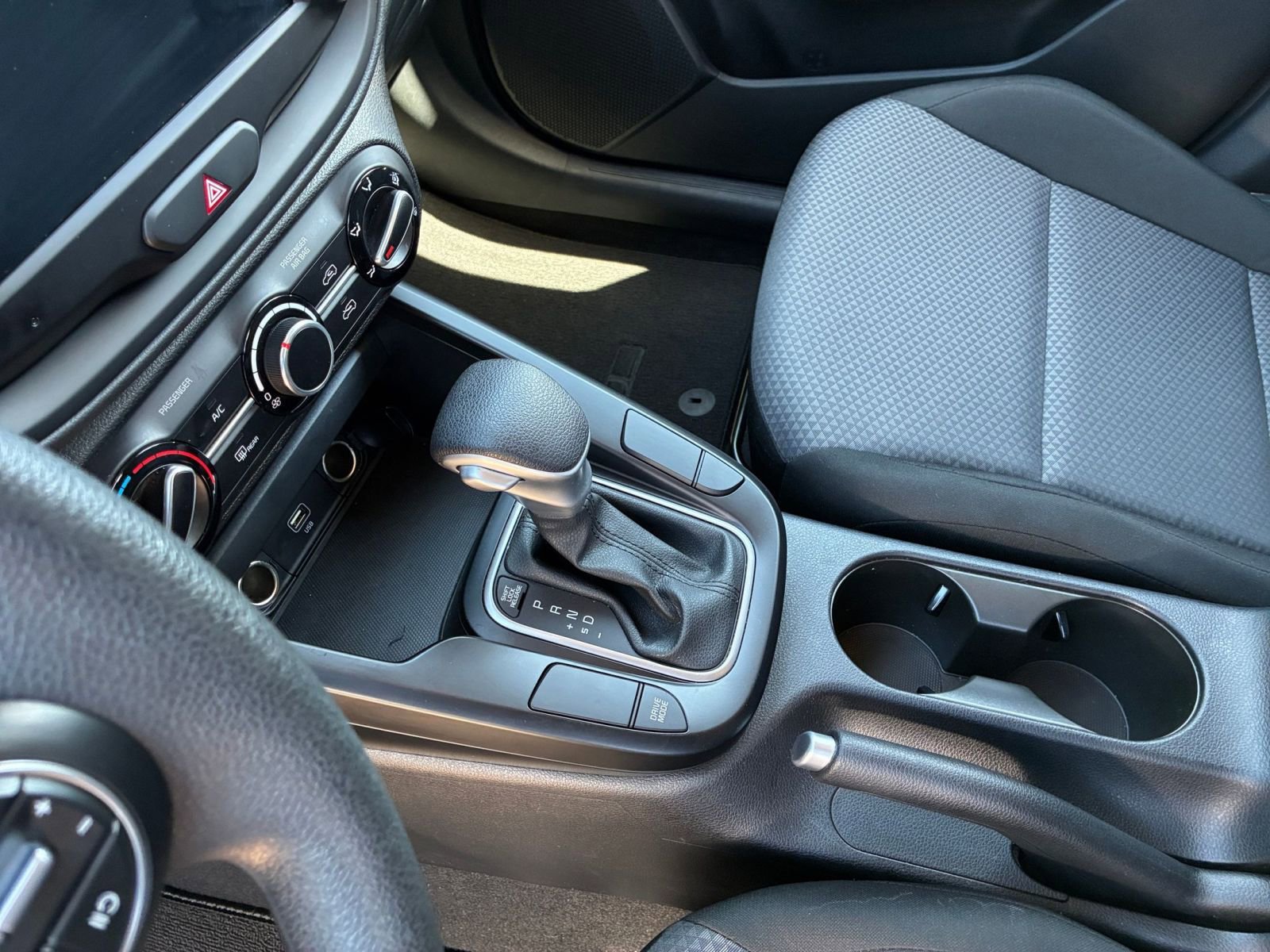 Used 2025 Kia Soul LX w/ LX Technology Package image 34