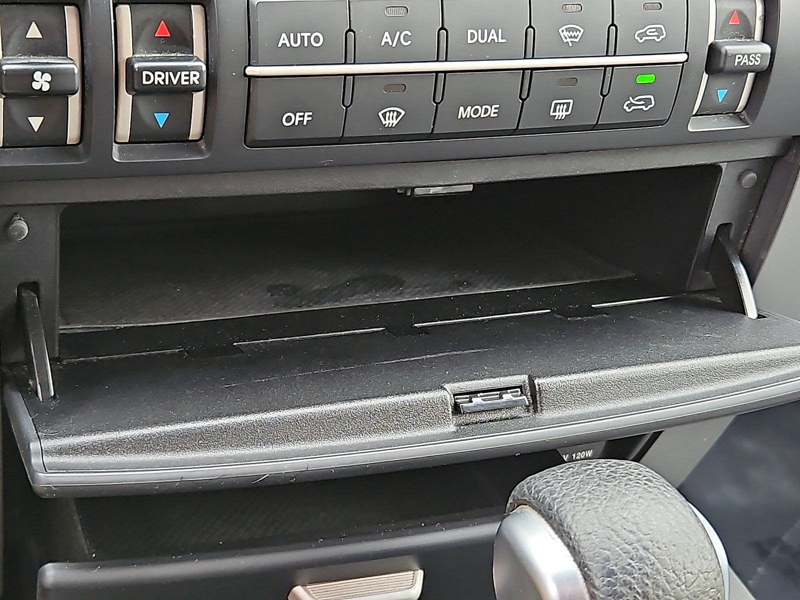 Used 2009 Kia Borrego EX image 20