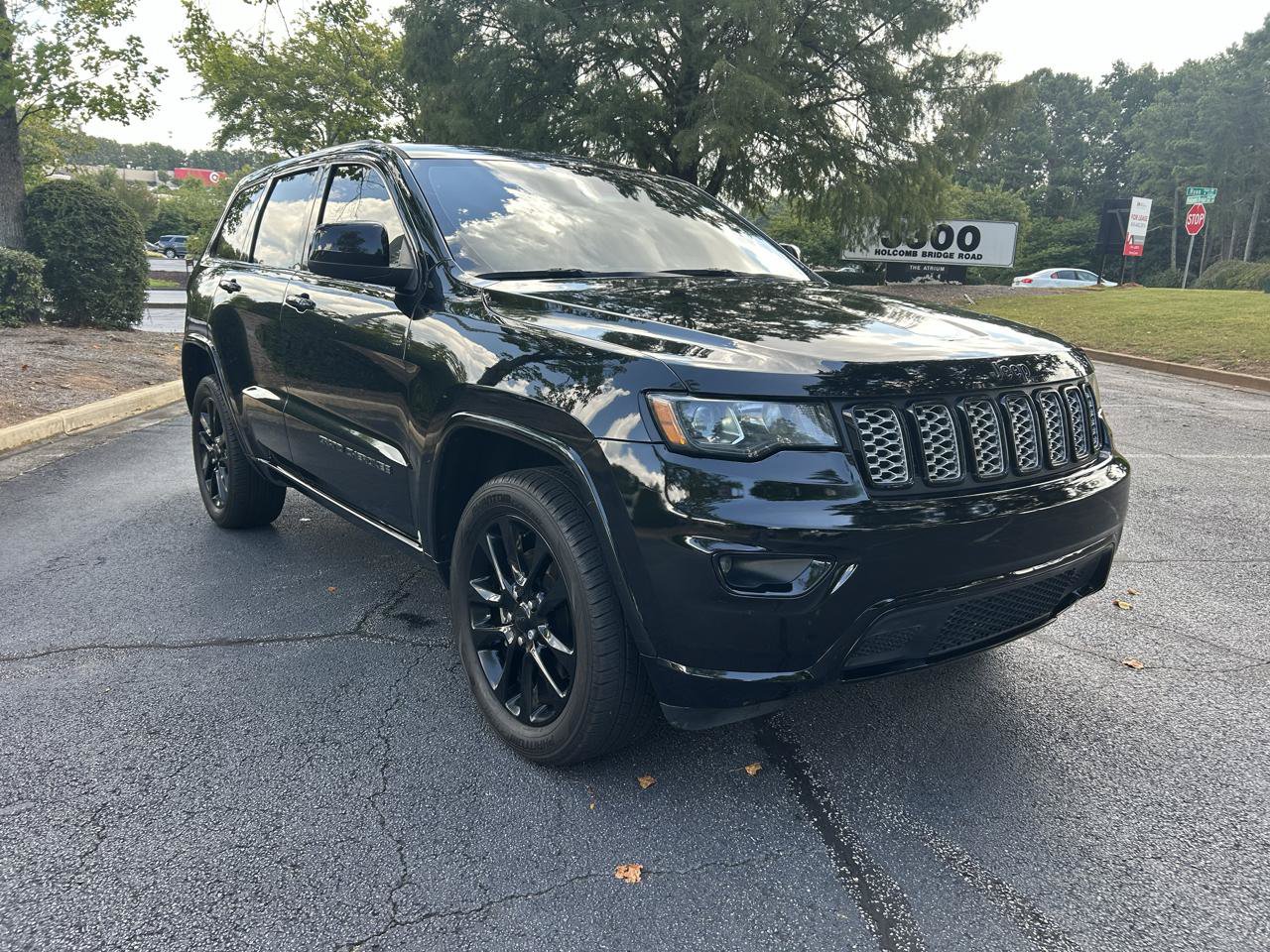 Used 2021 Jeep Grand Cherokee Laredo X AWD/4WD image 7