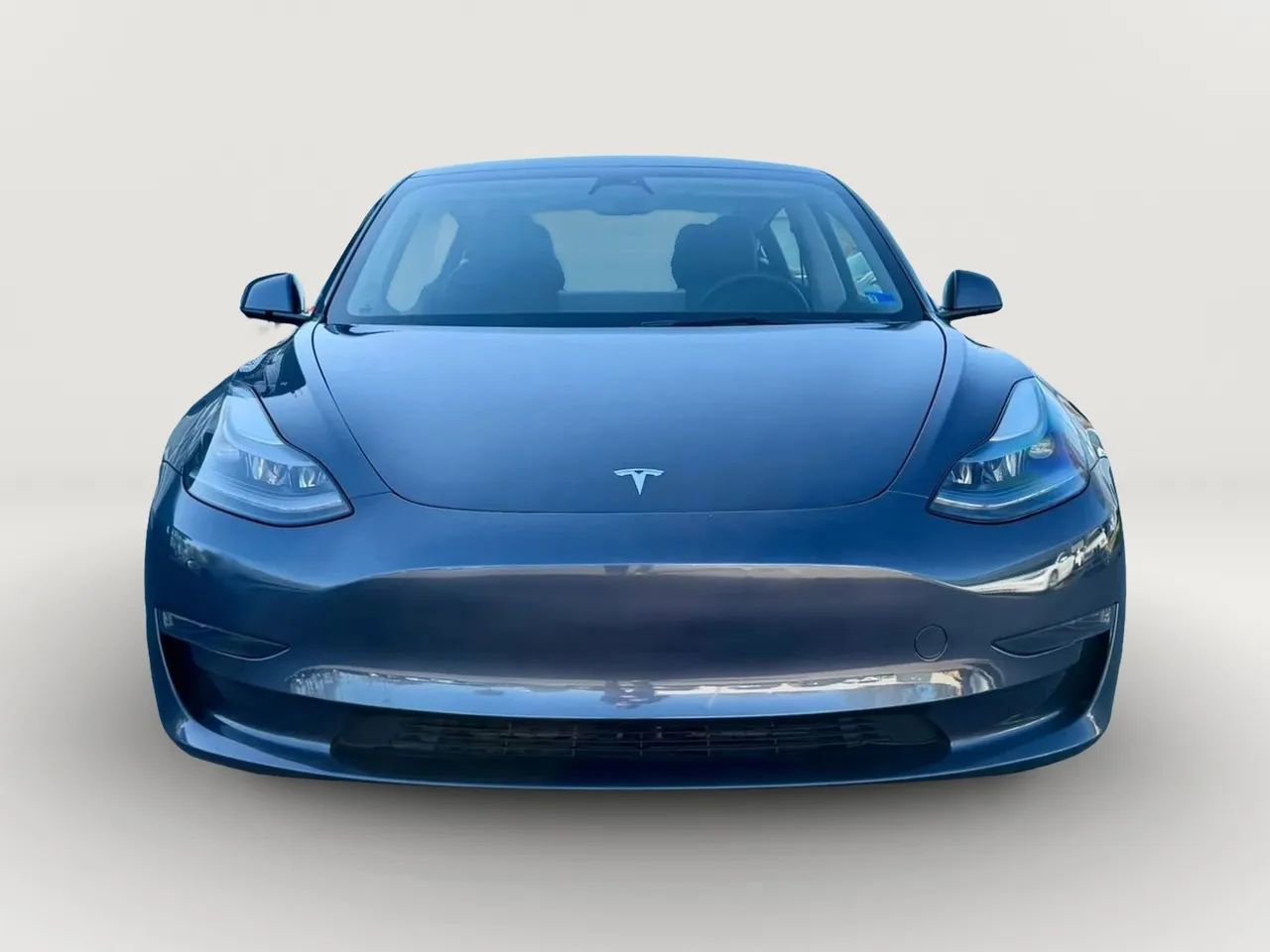 Used 2023 Tesla Model 3 Standard Range image 2