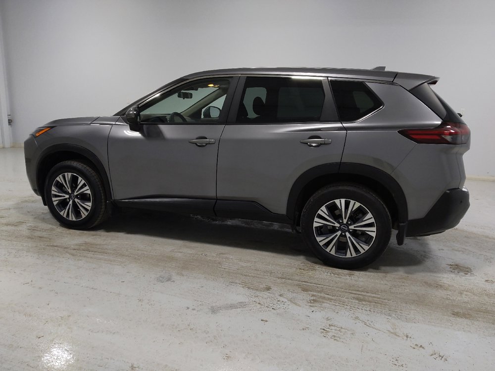 Used 2023 Nissan Rogue SV image 3