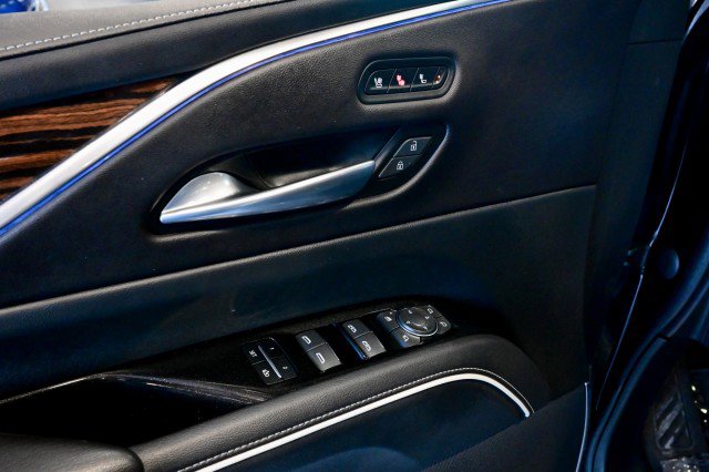 Used 2023 Cadillac Escalade ESV Premium Luxury image 16